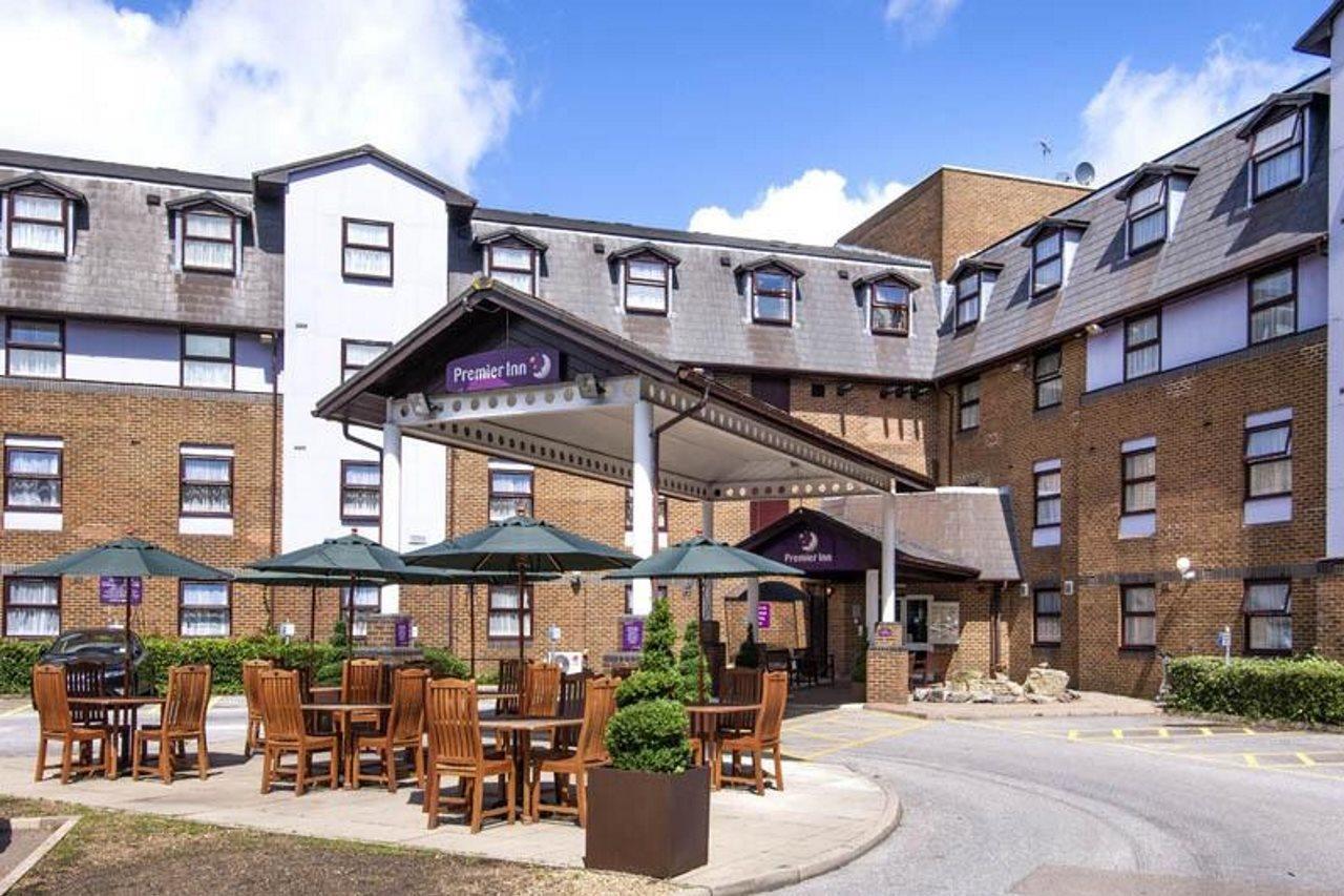 Premier Inn London Gatwick Airport - A23 Airport Way Crawley  Extérieur photo