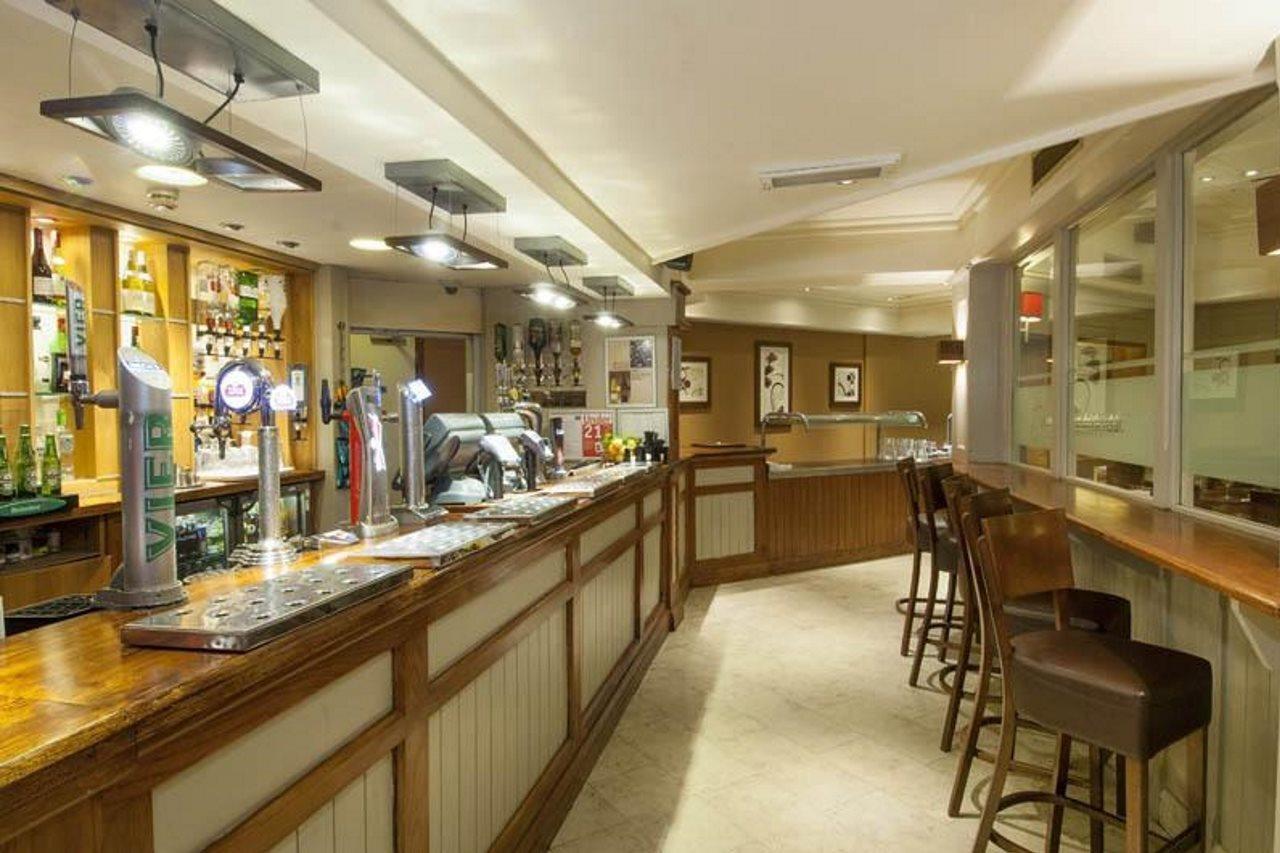 Premier Inn London Gatwick Airport - A23 Airport Way Crawley  Extérieur photo