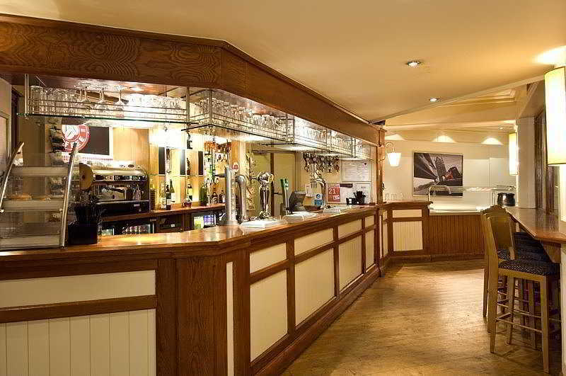 Premier Inn London Gatwick Airport - A23 Airport Way Crawley  Extérieur photo
