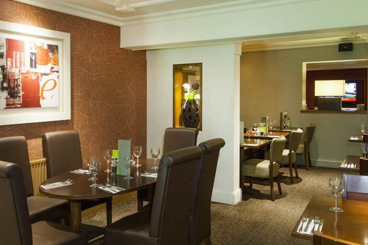 Premier Inn London Gatwick Airport - A23 Airport Way Crawley  Extérieur photo